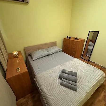 Apartment G D *